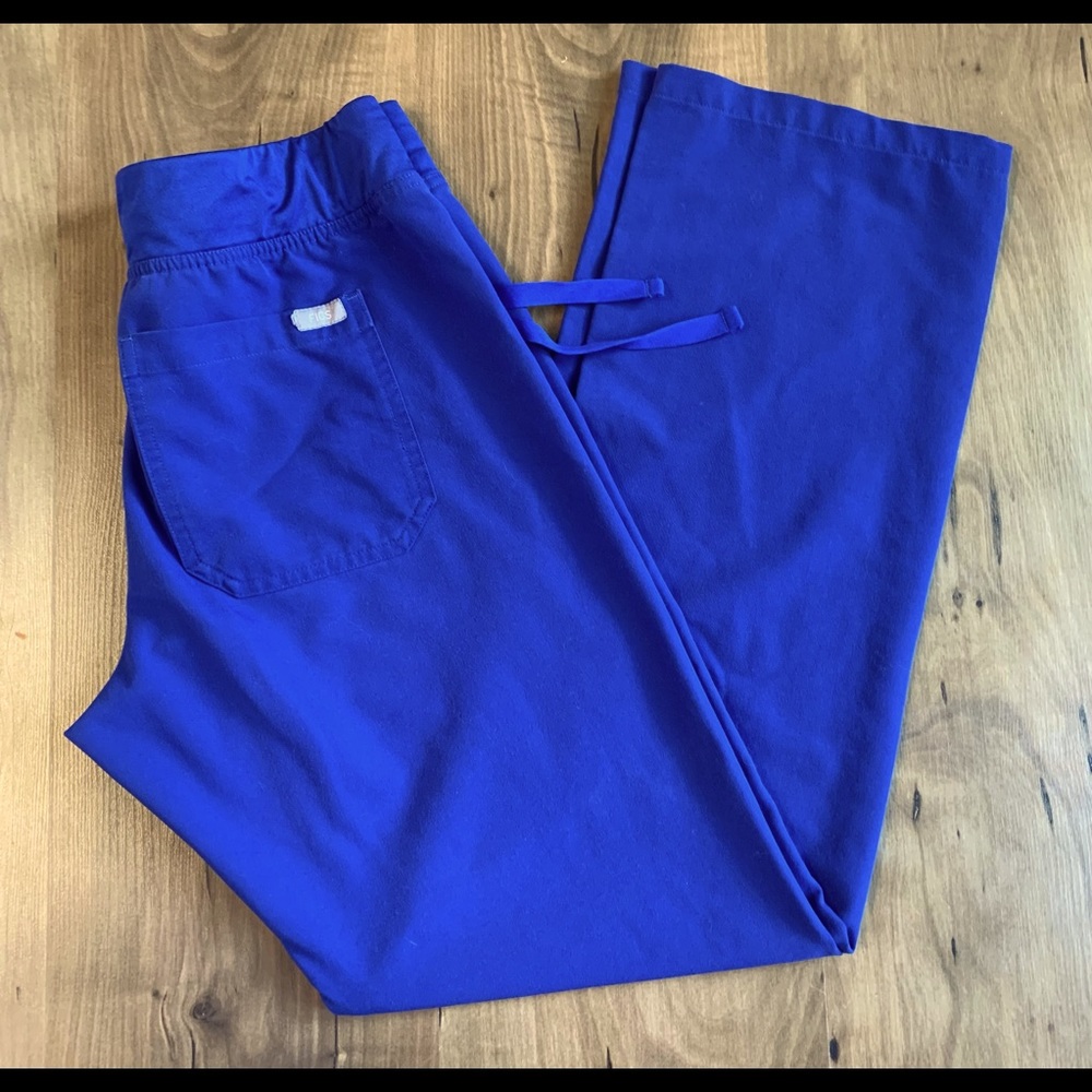 FIGS Livingston Basic scrub pants - size S